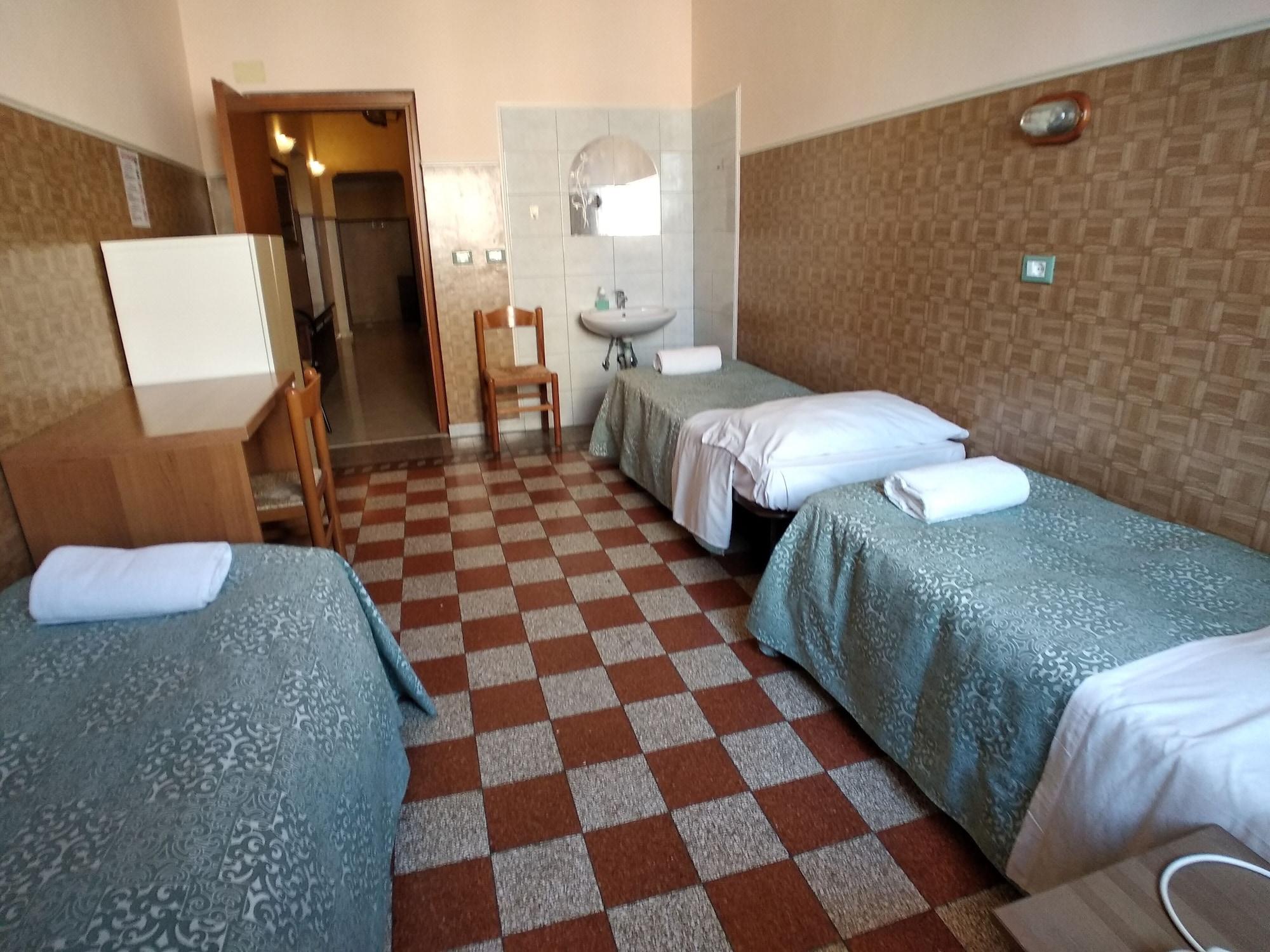 Cressy Hotel Rome Bagian luar foto