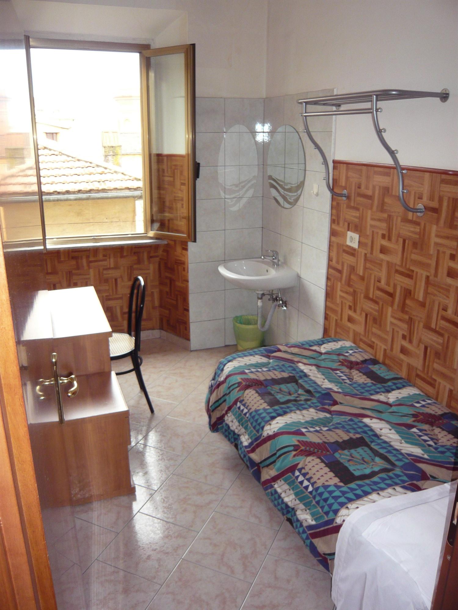 Cressy Hotel Rome Bagian luar foto