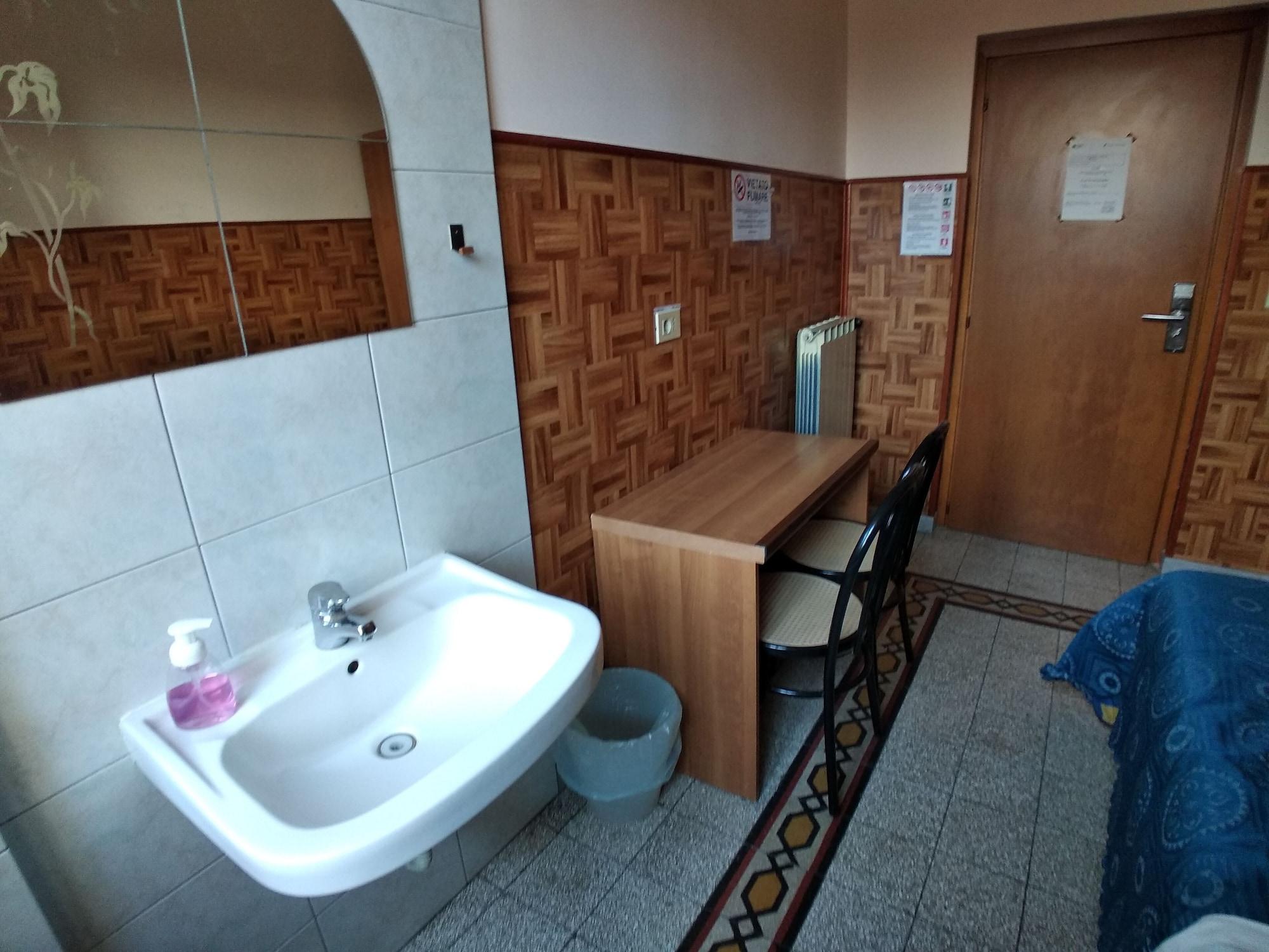 Cressy Hotel Rome Bagian luar foto