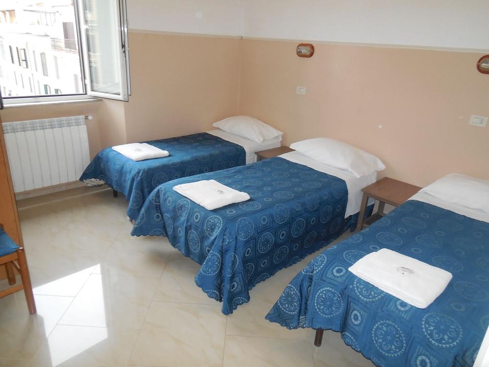 Cressy Hotel Rome Bagian luar foto