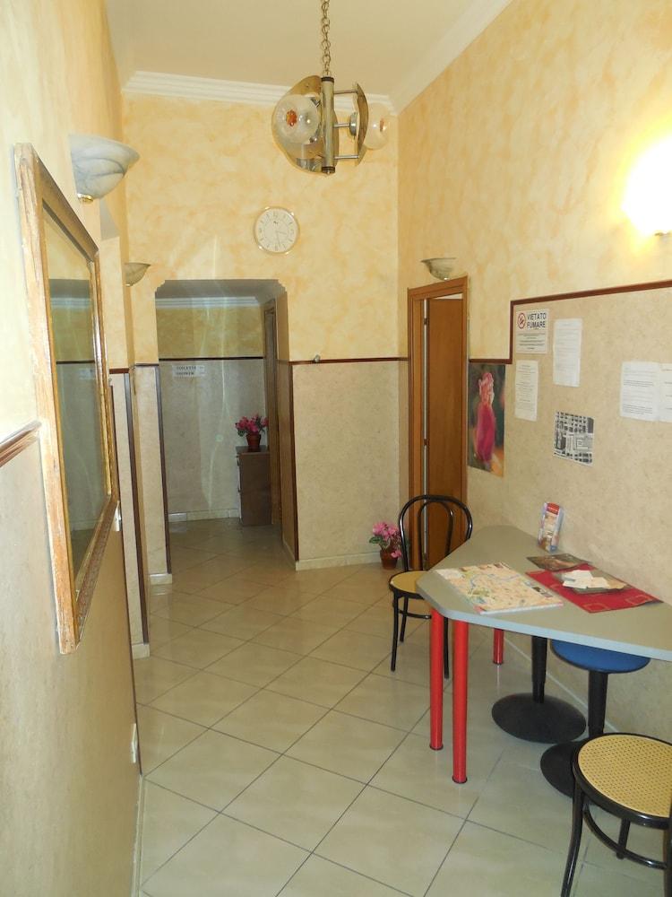 Cressy Hotel Rome Bagian luar foto