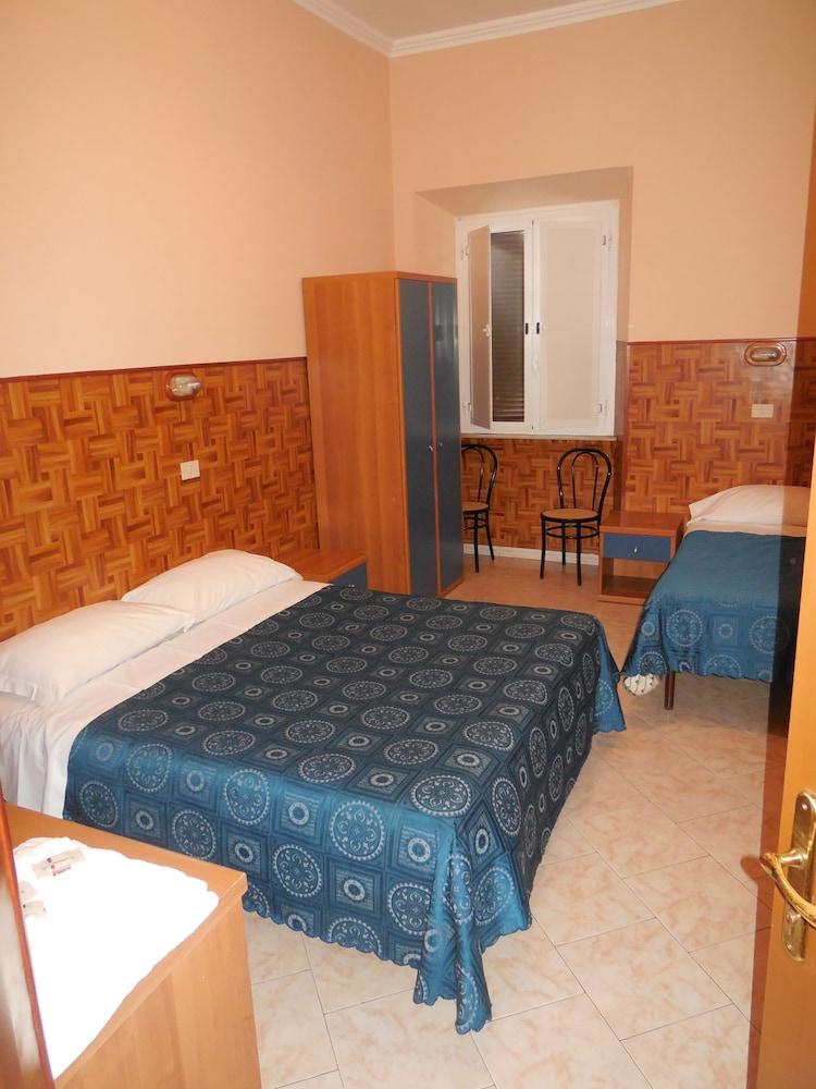 Cressy Hotel Rome Bagian luar foto