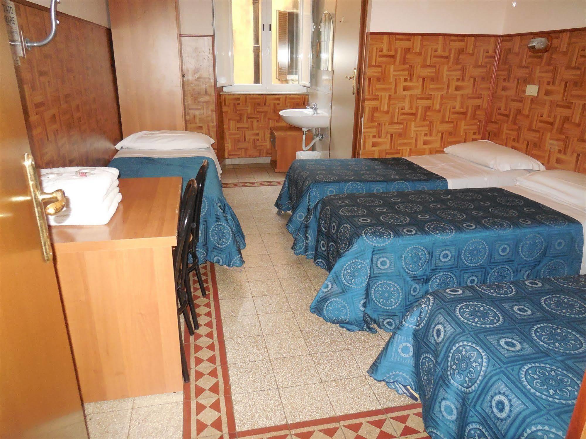 Cressy Hotel Rome Bagian luar foto