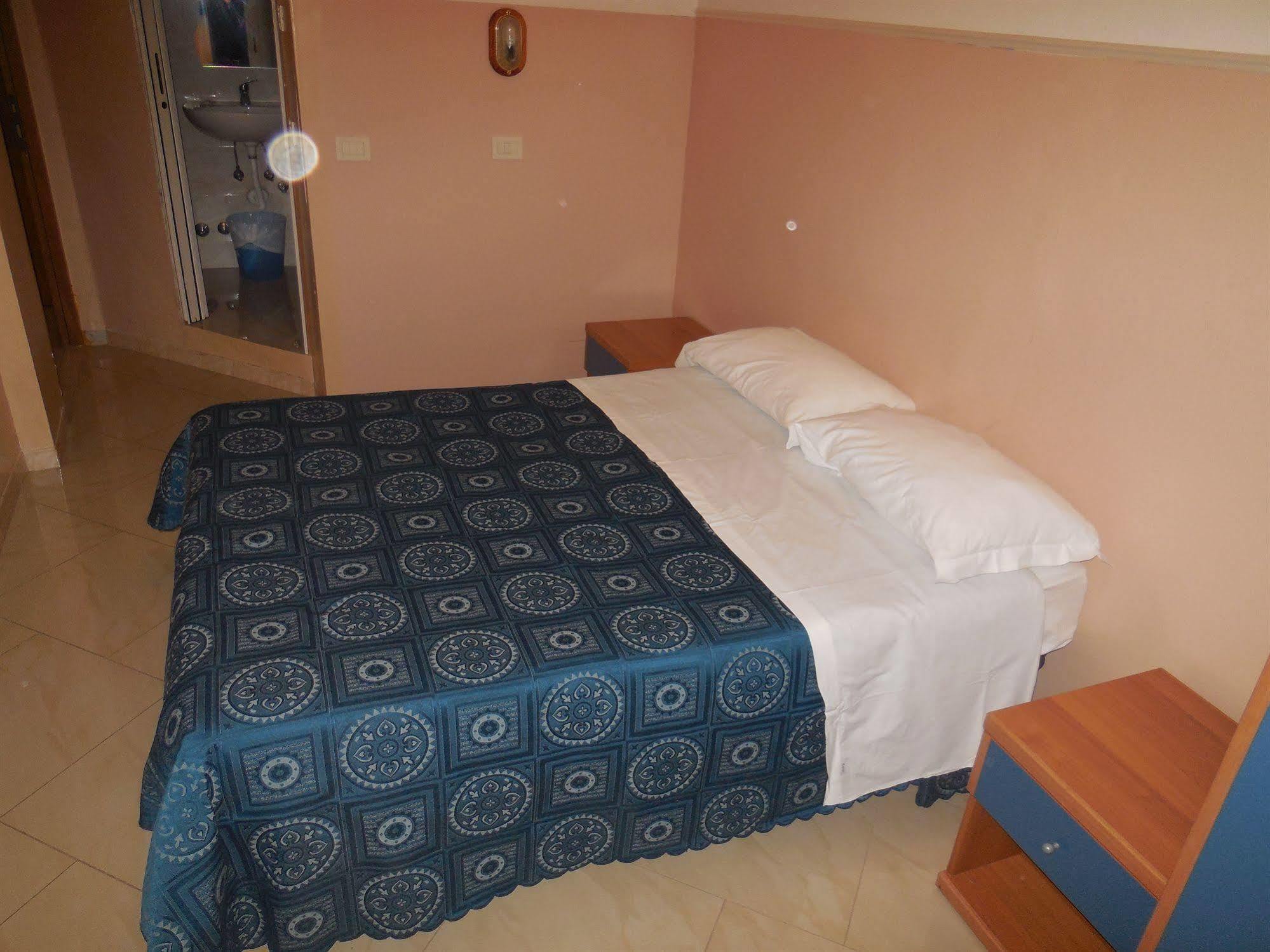 Cressy Hotel Rome Bagian luar foto